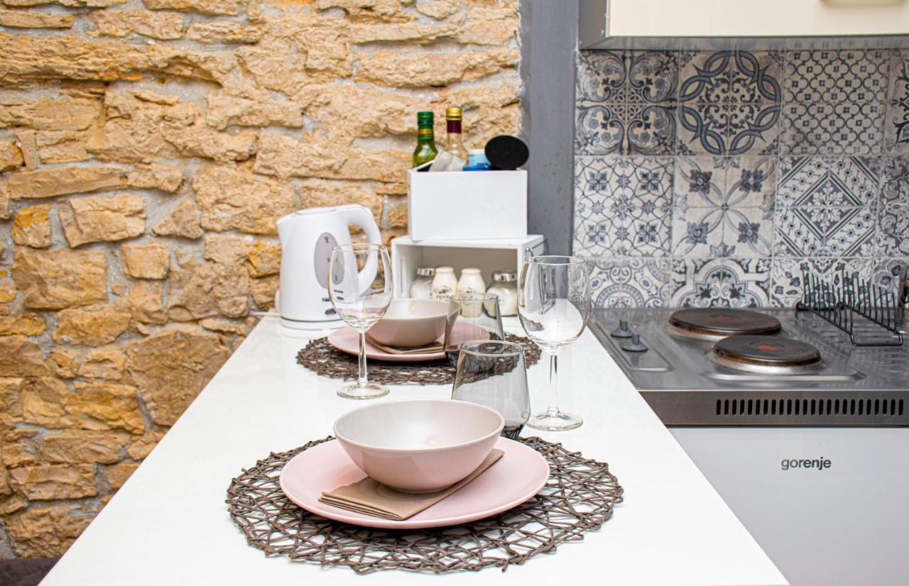 Nina Colosseum Apartment Pula Bagian luar foto