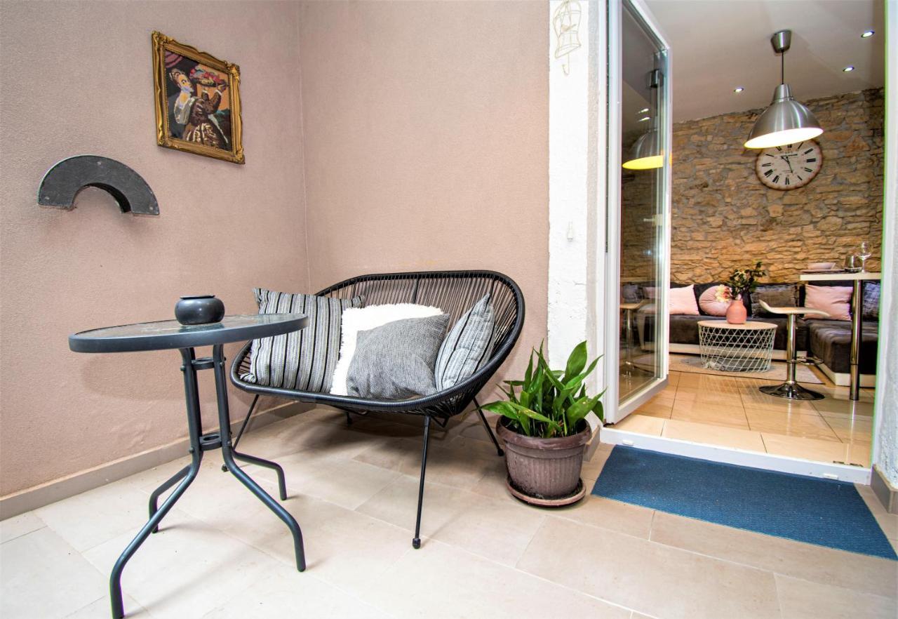 Nina Colosseum Apartment Pula Bagian luar foto